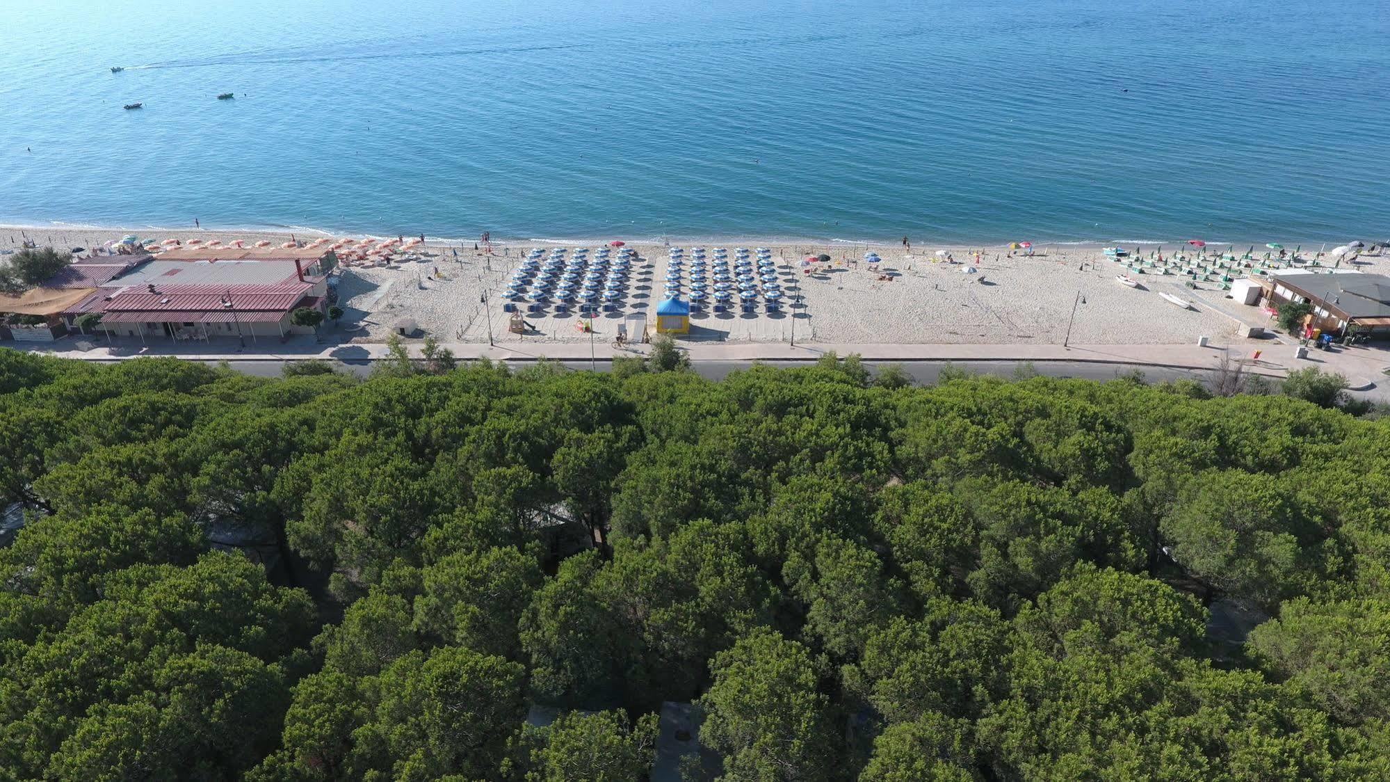 Villaggio Camping Lungomare Cropani Exterior foto