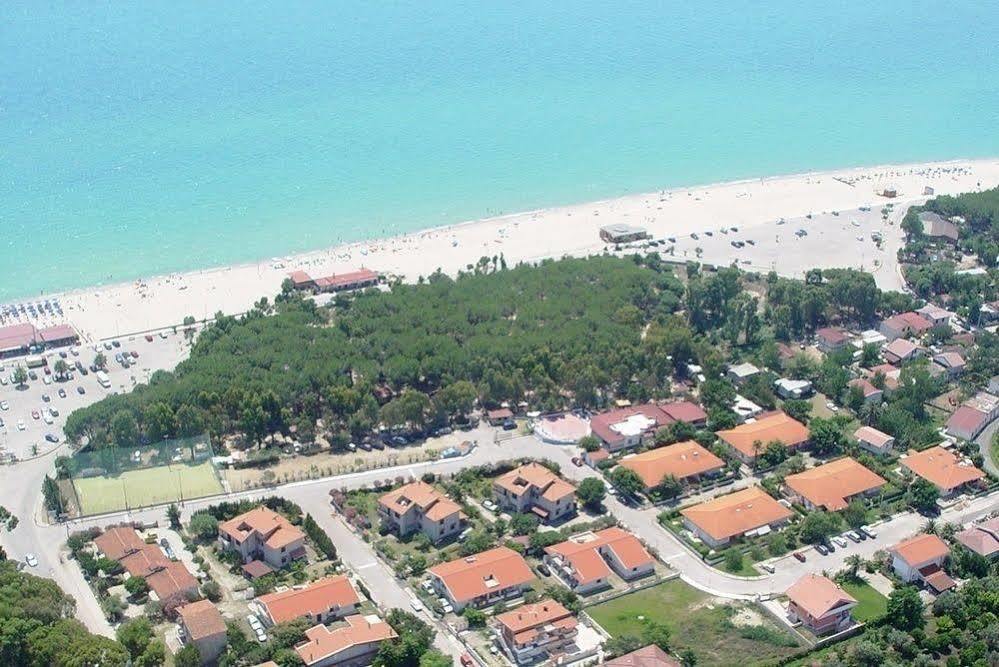 Villaggio Camping Lungomare Cropani Exterior foto